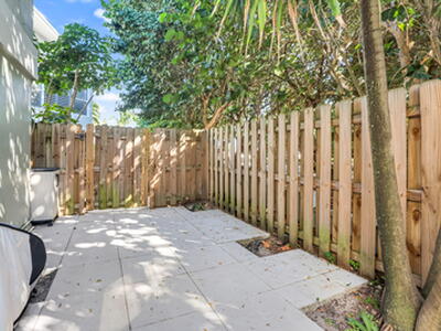 320 S Ocean Boulevard, Delray Beach, FL 33483