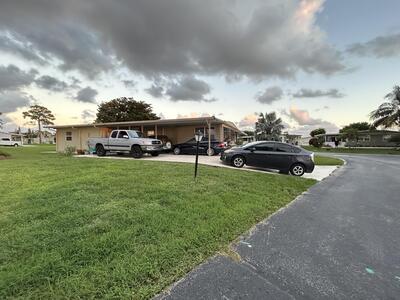 8888 Kings Drive, Boynton Beach, FL 33436
