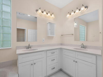 6980 SE Twin Oaks Circle, Stuart, FL 34997