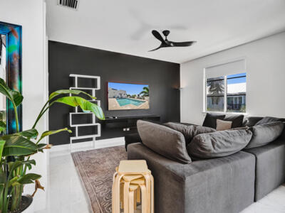 365 SE 6th Avenue, Delray Beach, FL 33483