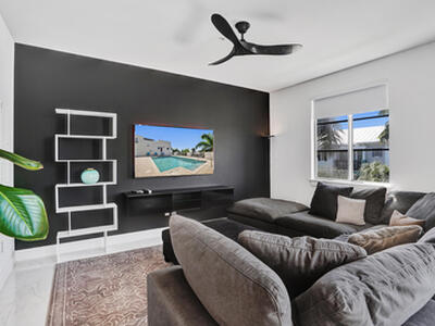 365 SE 6th Avenue, Delray Beach, FL 33483