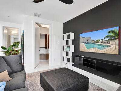 365 SE 6th Avenue, Delray Beach, FL 33483