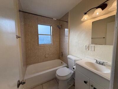 1913 Division Avenue, West Palm Beach, FL 33407