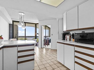 1900 Consulate Place, West Palm Beach, FL 33401