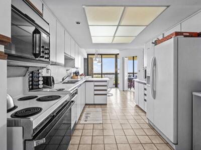 1900 Consulate Place, West Palm Beach, FL 33401