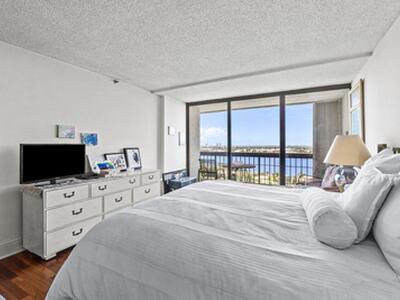 1900 Consulate Place, West Palm Beach, FL 33401