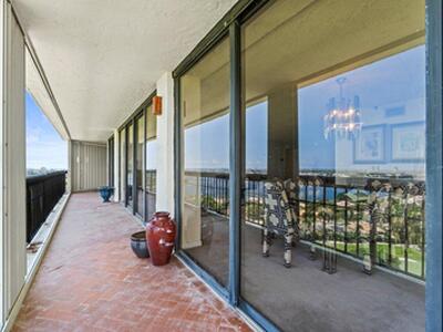 1900 Consulate Place, West Palm Beach, FL 33401