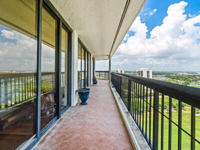 1900 Consulate Place, West Palm Beach, FL 33401