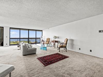 1900 Consulate Place, West Palm Beach, FL 33401