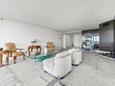 1900 Consulate Place, West Palm Beach, FL 33401