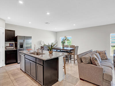 712 Pomegranate Place, Fort Pierce, FL 34981