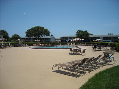 60 Kent D, West Palm Beach, FL 33417