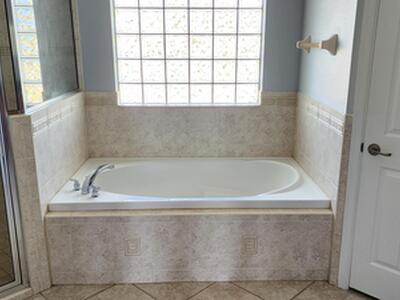 5610 NW North Crisona Circle, Port Saint Lucie, FL 34986