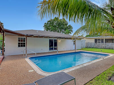 9596 Richmond Circle, Boca Raton, FL 33434