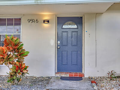 9596 Richmond Circle, Boca Raton, FL 33434