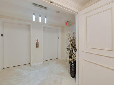 700 Ocean Royale Way, Juno Beach, FL 33408