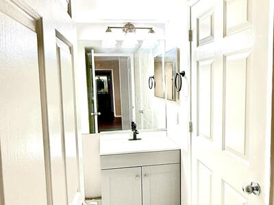 2600 S University Drive, Davie, FL 33328