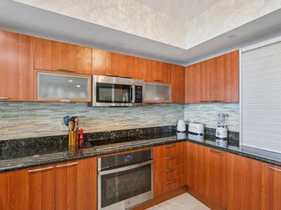 2640 Lake Shore Drive, Riviera Beach, FL 33404