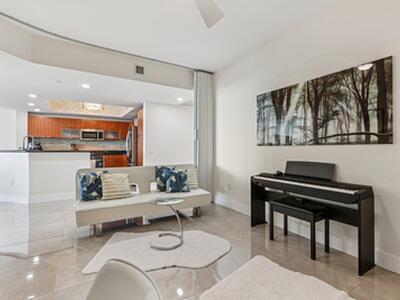 2640 Lake Shore Drive, Riviera Beach, FL 33404