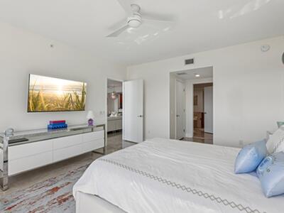 2640 Lake Shore Drive, Riviera Beach, FL 33404