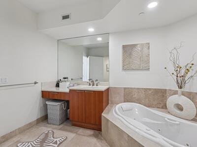 2640 Lake Shore Drive, Riviera Beach, FL 33404