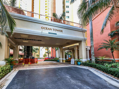 2640 Lake Shore Drive, Riviera Beach, FL 33404