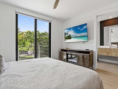 925 NE 6th Street, Fort Lauderdale, FL 33304