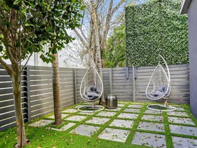 925 NE 6th Street, Fort Lauderdale, FL 33304