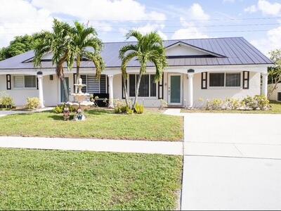 1322 Riverside Circle