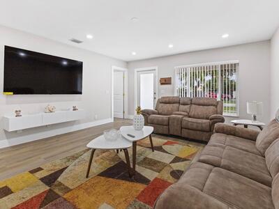 1322 Riverside Circle, Wellington, FL 33414