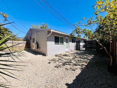 1215 NE 17th Avenue, Fort Lauderdale, FL 33304