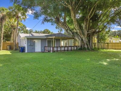 807 S 12th Street, Fort Pierce, FL 34950