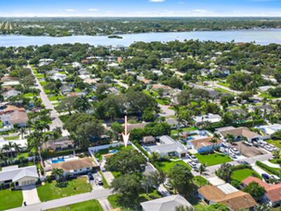 8 Windsor Road W, Jupiter, FL 33469