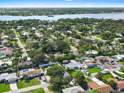 8 Windsor Road W, Jupiter, FL 33469