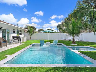 8 Windsor Road W, Jupiter, FL 33469