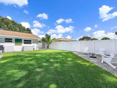 8 Windsor Road W, Jupiter, FL 33469