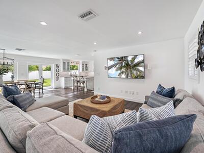 8 Windsor Road W, Jupiter, FL 33469