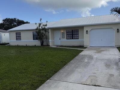 1561 SE Arenson Lane, Port Saint Lucie, FL 34952