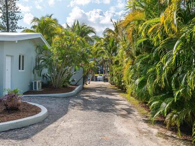 2780 NE 16th Street, Pompano Beach, FL 33062