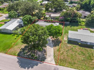 2213 2nd Street SW, Vero Beach, FL 32962
