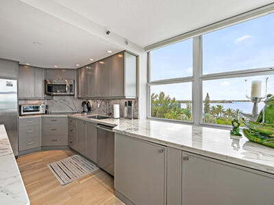 5200 N Ocean Drive, Singer Island, FL 33404