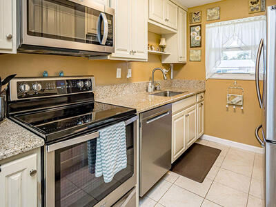 270 High Point Court, Boynton Beach, FL 33435