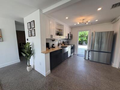 2711 NE 11th Terrace