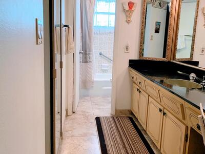 4140 NW 44th Avenue, Lauderdale Lakes, FL 33319