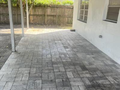 5706 Candlewood Avenue, Mangonia Park, FL 33407