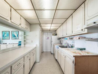 2020 Lake Osborne Drive, Lake Worth, FL 33461