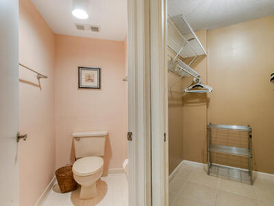 28 Uno Lago Drive, Juno Beach, FL 33408