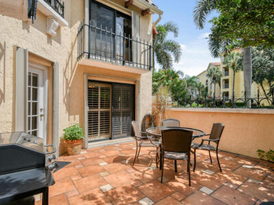 28 Uno Lago Drive, Juno Beach, FL 33408