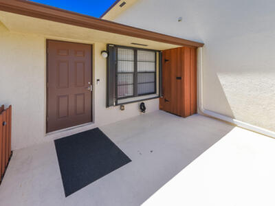 7914 SE Villa Circle