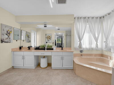 3943 Westchester Way, Boynton Beach, FL 33436